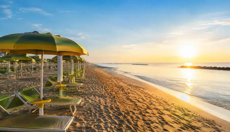 Benvenuti a<br />Pineta Beach